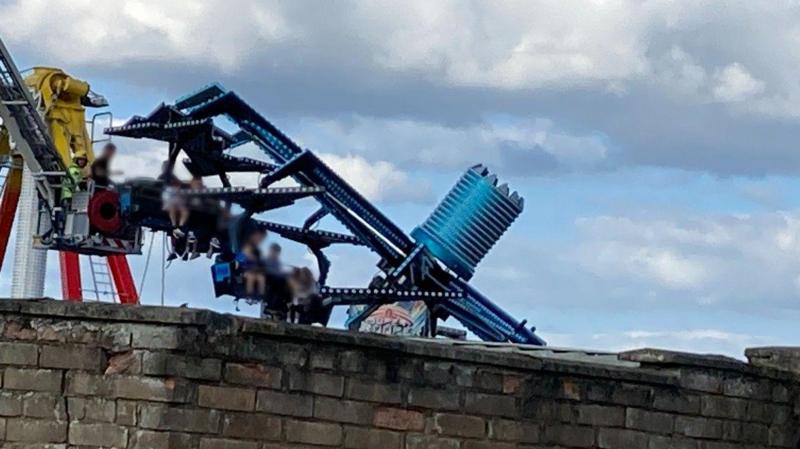 Passengers Rescued After Skegness Pleasure Beach Ride Malfunction Bbc