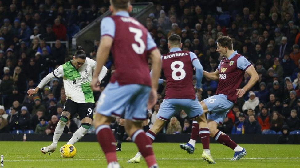 Burnley 0 2 Liverpool Darwin Nunez And Diogo Jota Score To Send Reds