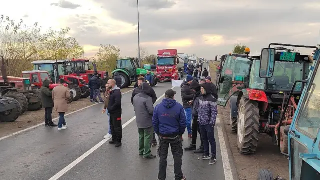 Srbija I Poljoprivreda Obustava Blokada Puteva Poljoprivrednici I