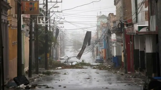 Hurac N Ian Cuba Se Recupera Lentamente Del Apag N Total Tras El