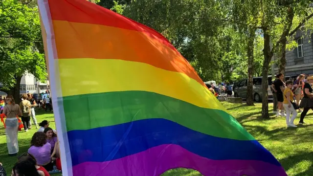 Lgbt I Srbija Ta Je Ostalo Od Evroprajda U Beogradu Bbc News Na Srpskom