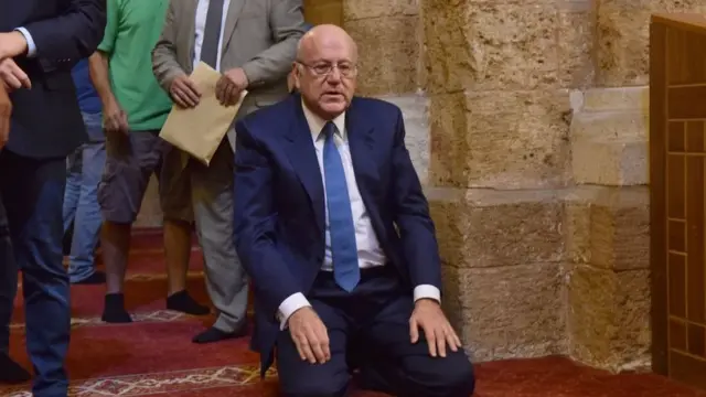 Najib Mikati El Hombre M S Rico De L Bano Encargado De Sacar A Su Pa S