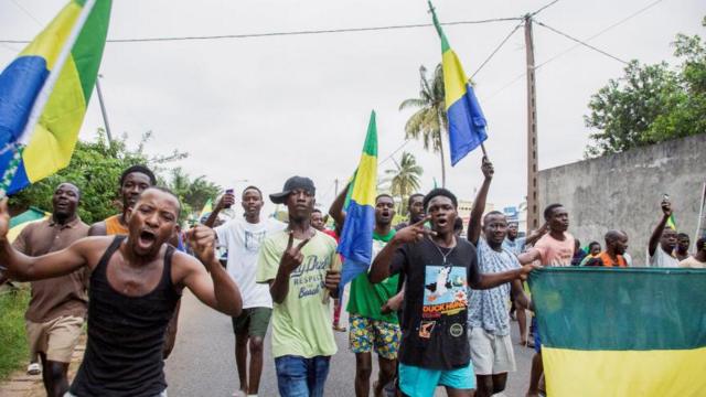 Coup D Etat Au Gabon Le Putsch Accueilli Favorablement Par Les