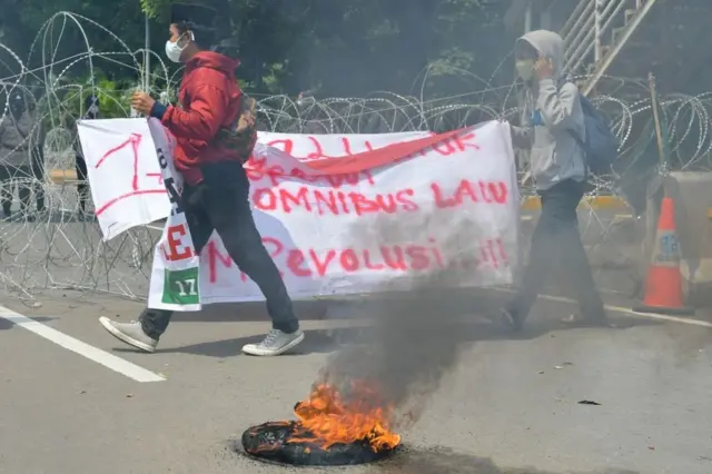 Demo Oktober Mahasiswa Dan Buruh Kembali Tolak Omnibus Law