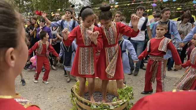 Armenia Azerbaijan Pertempuran Terus Berlangsung Ada Apa Di Balik