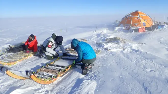 Por qué hay icebergs verdes y qué ventajas tienen BBC News Mundo