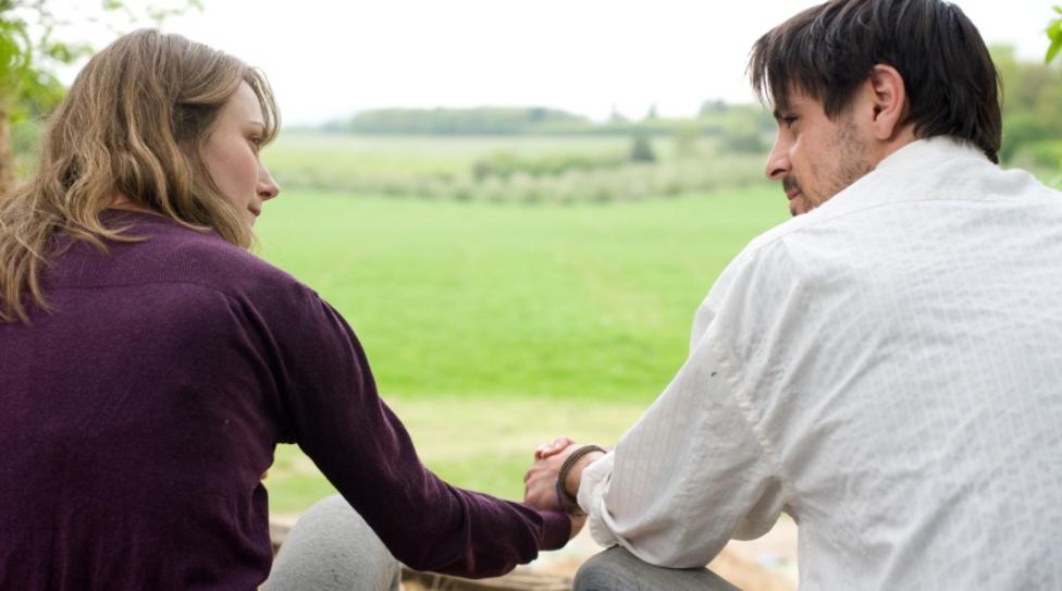 Anna Madeley and Emun Elliot in Strawberry Fields