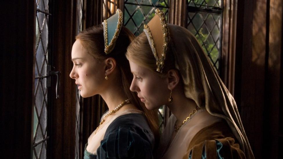 Natalie Portman and Scarlett Johannson in The Other Boleyn Girl
