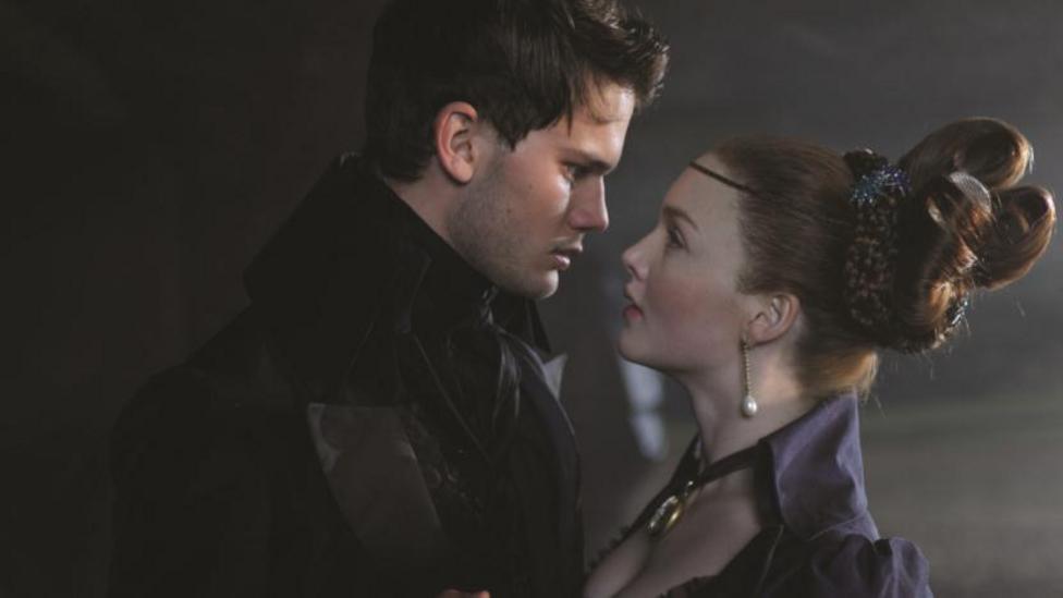 Jeremy Irvine and Holliday Grainger in Great Expectations