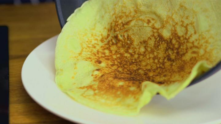 pancake.jpg pancakes dish up how to make  newsround