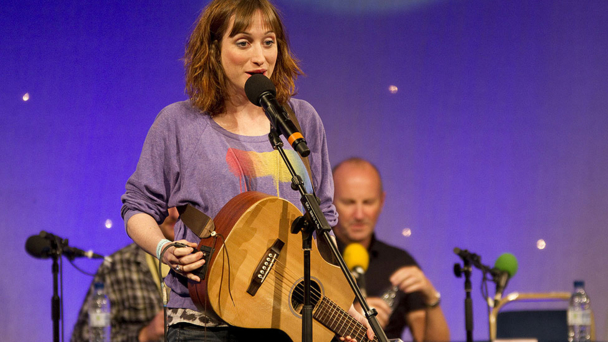 Isy Suttie