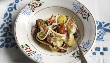 Mackerel and bacon salad