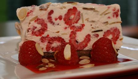 Raspberry freezer cake