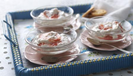 Rhubarb fool