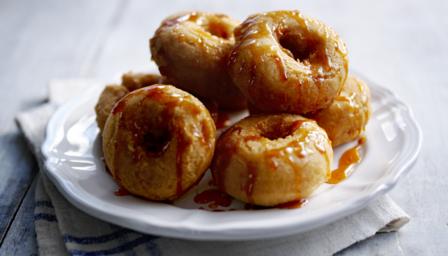 Sfenz (Libyan Hanukkah doughnuts)