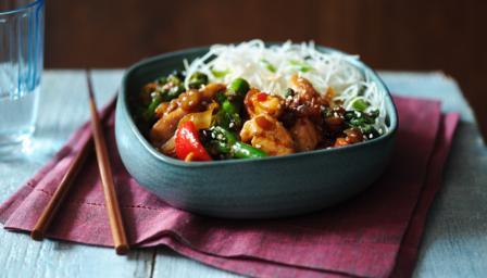 Stir fried chicken and broccoli with noodles