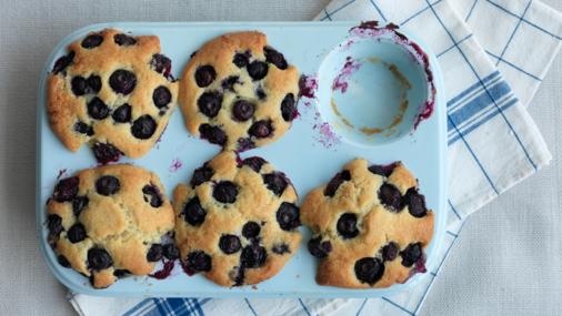 What is a quick and easy recipe for blueberry muffins?