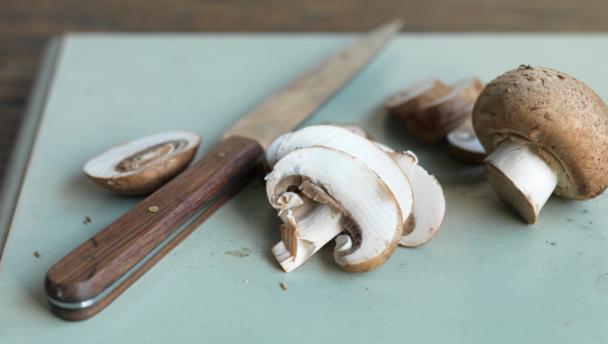 Chestnut mushrooms