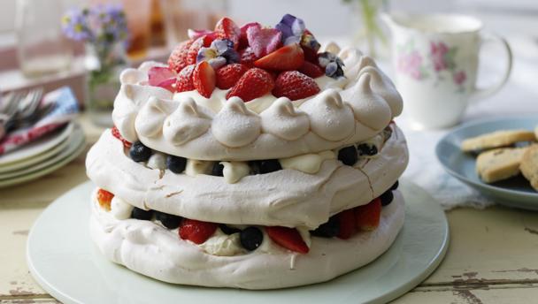 crown_layered_pavlova_80809_16x9.jpg