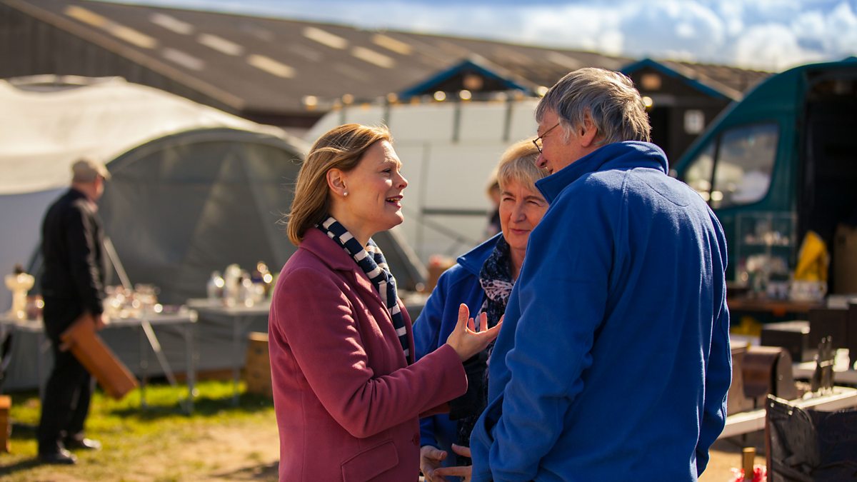 BBC One Expert advice Bargain Hunt Behind the scenes of Bargain