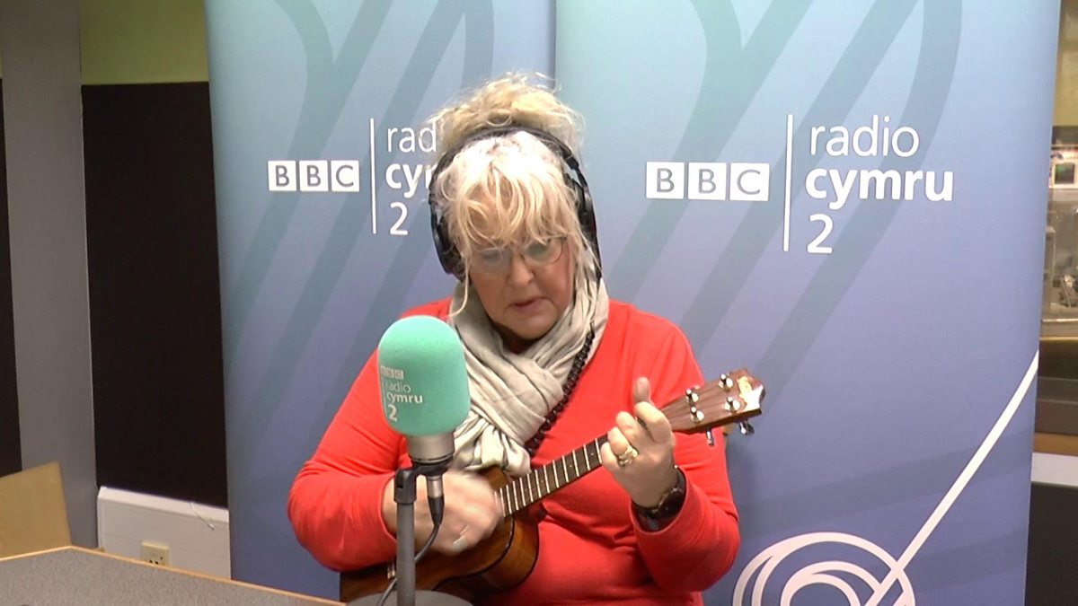 BBC Radio Cymru 2 Sioe Frecwast Dafydd a Caryl gyda Chân Babis Mis