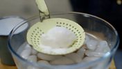 How to poach eggs in advance