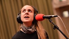 MØ in session