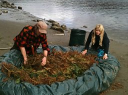 ELLIE MEETS A BUSHCRAFT EXPERT