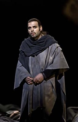 Dmitri Pittas as Macduff