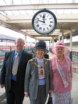 THE TOUR GUIDE'S GUIDE TO ART - CARNFORTH STATION & VISITOR'S CENTRE