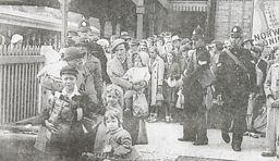 Evacuees arriving at Torquay station in September 1939