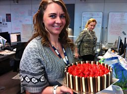 Vicki bakes a cake - a nice "looking" cake!
