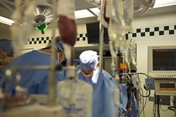 Dr John Elefteriades operating - Yale University School of Medicine