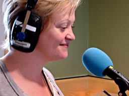 Maria sings!