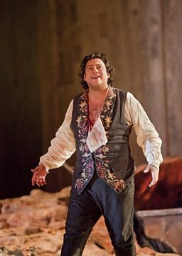 Marcelo Alvarez as Manrico