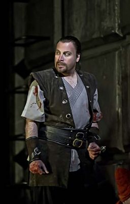 Raymond Aceto as Banquo