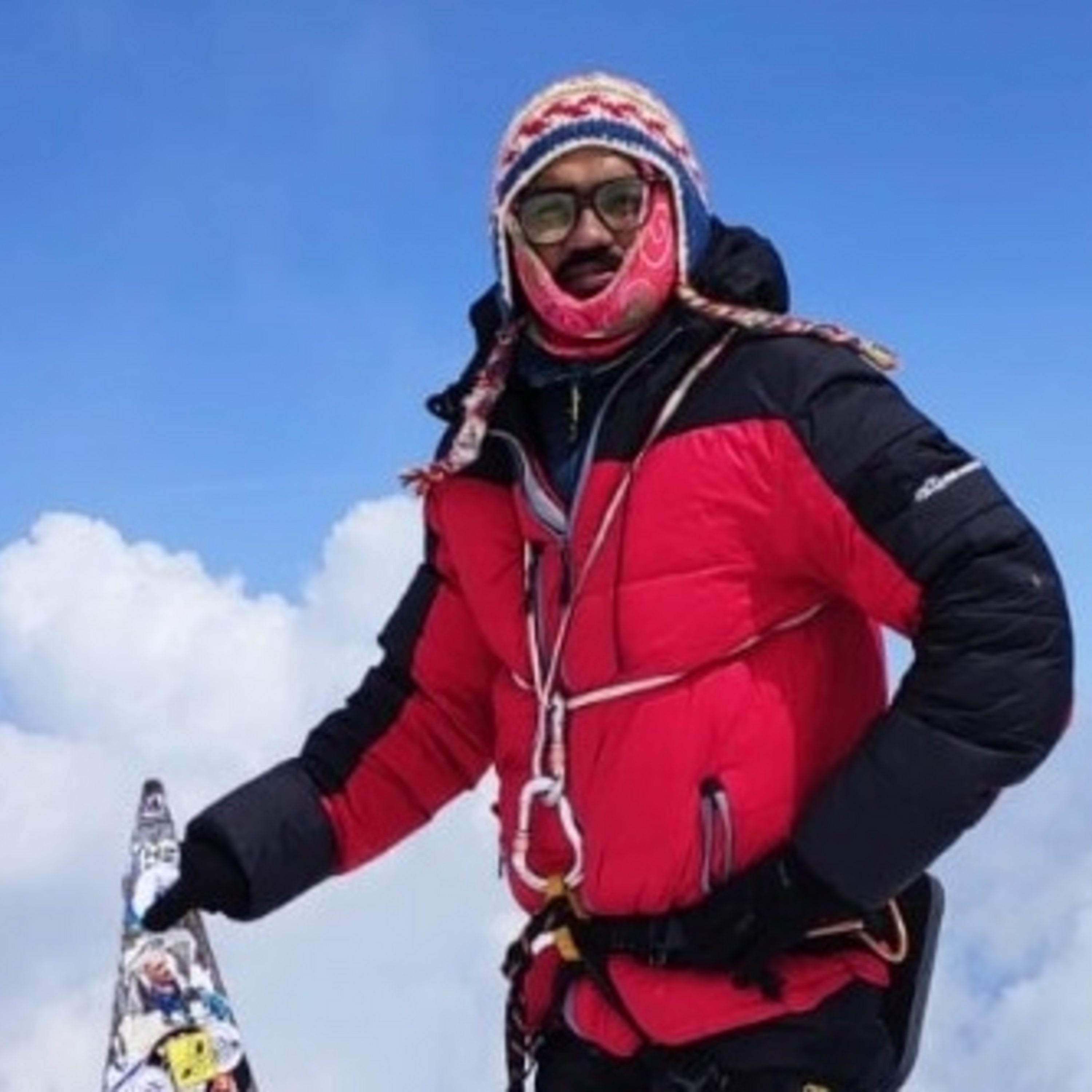 दोनों पैर न होने के बावजूद यूरोप की  सबसे ऊंची चोटी को नाप गए चित्रसेन साहू