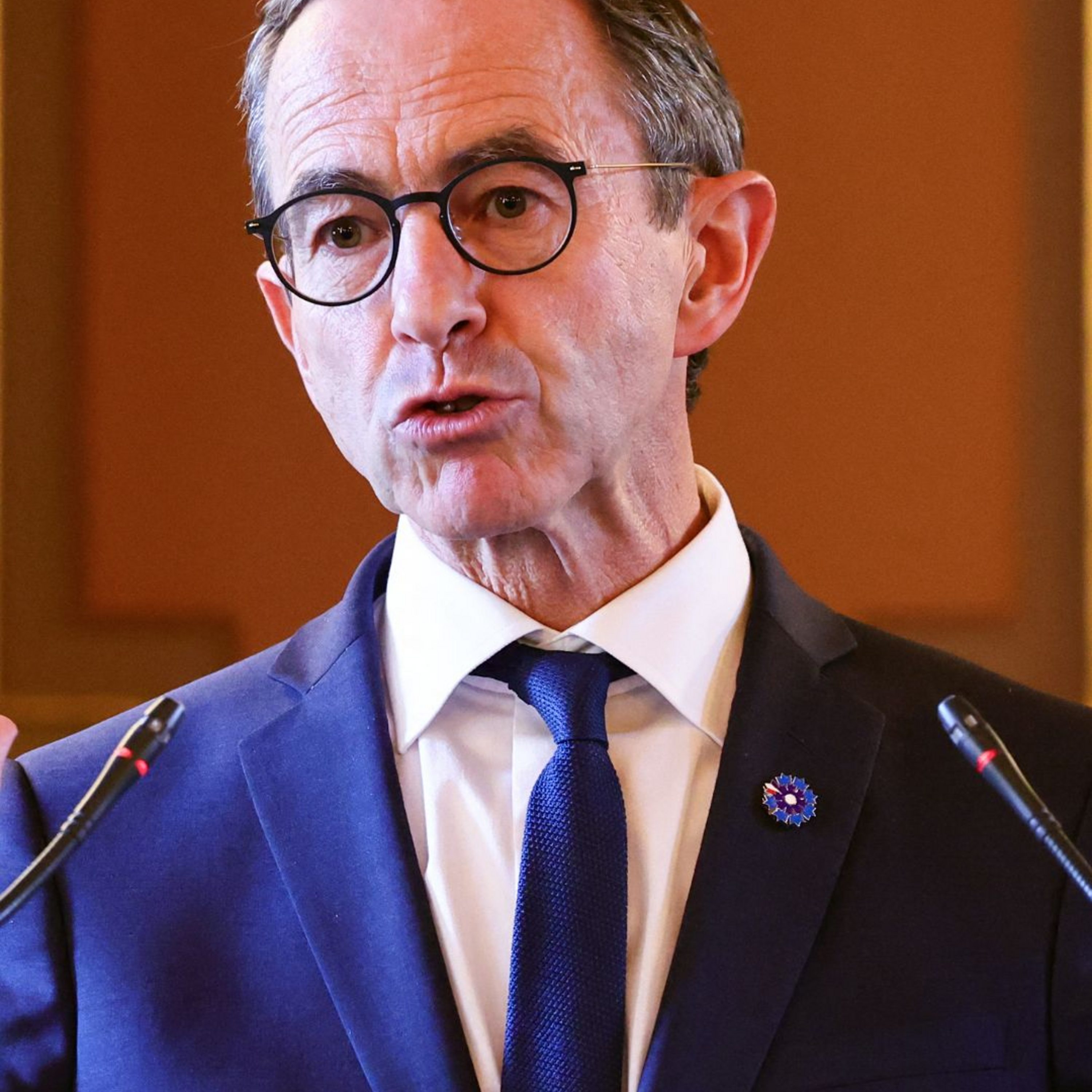 فرنسا: ما الشروط الجديدة المقترحة لتصبح فرنسياً؟