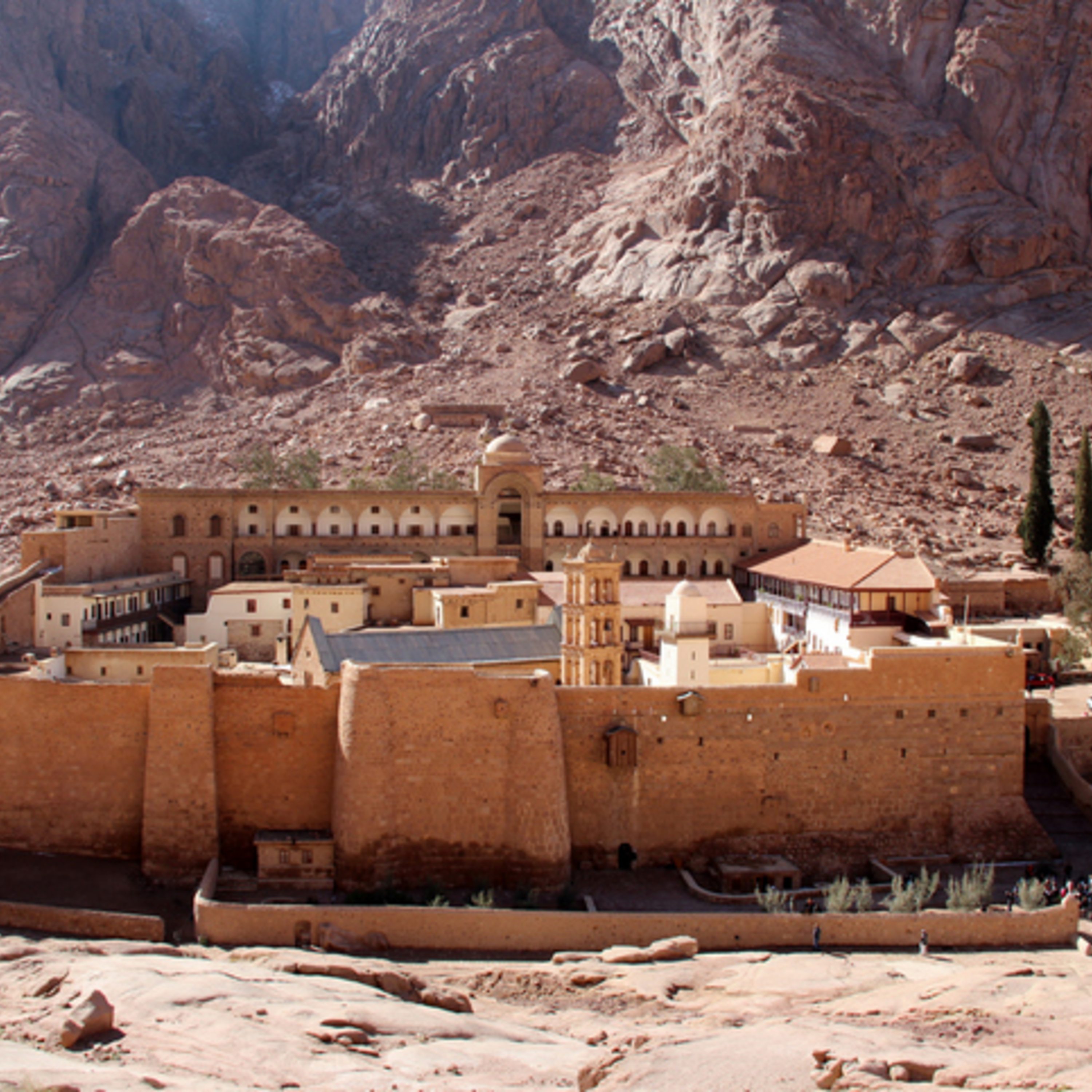 ما قصة دير سانت كاترين في مصر؟