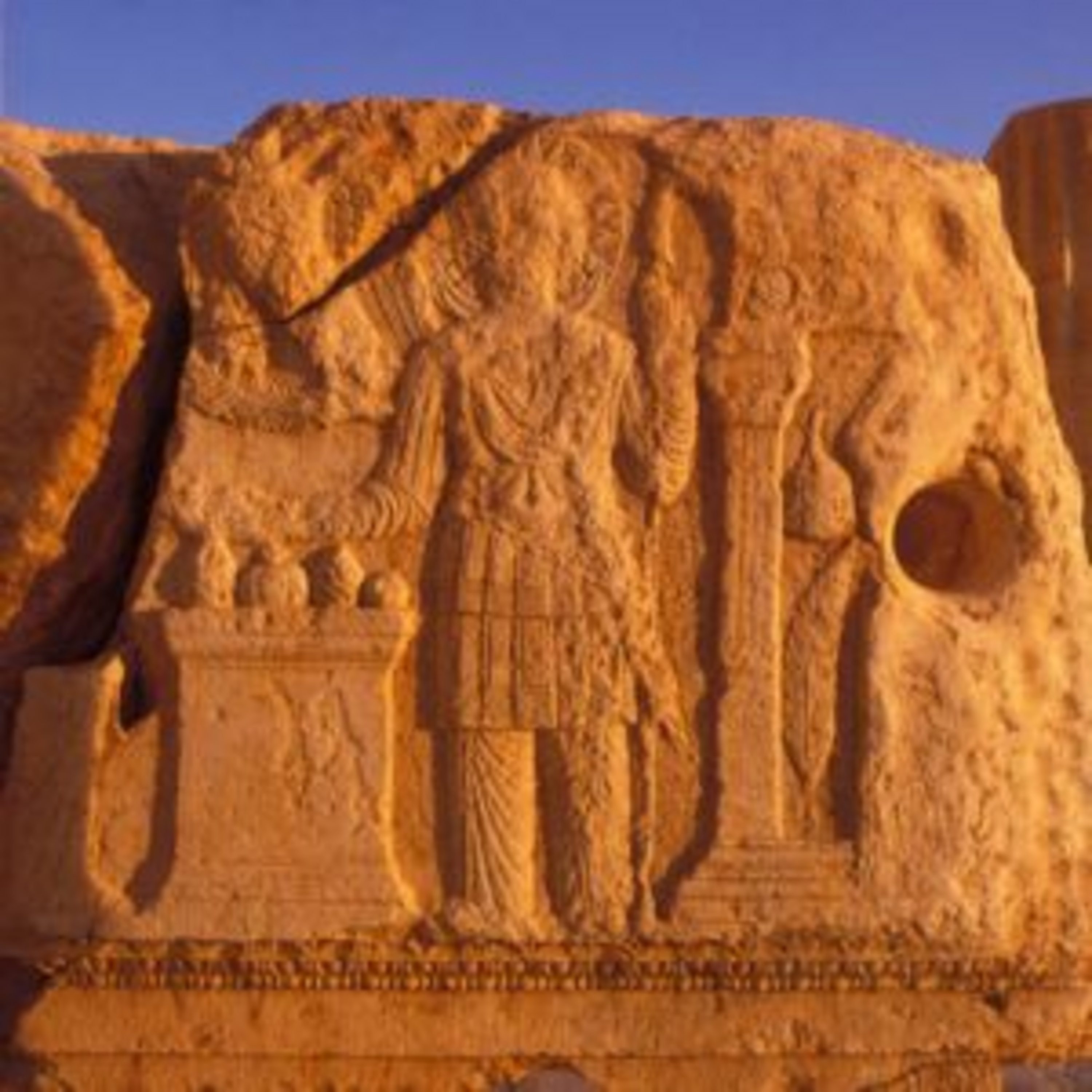 لماذا ارتفعت معدلات التنقيب عن الآثار والذهب في سوريا عقب سقوط نظام الأسد؟