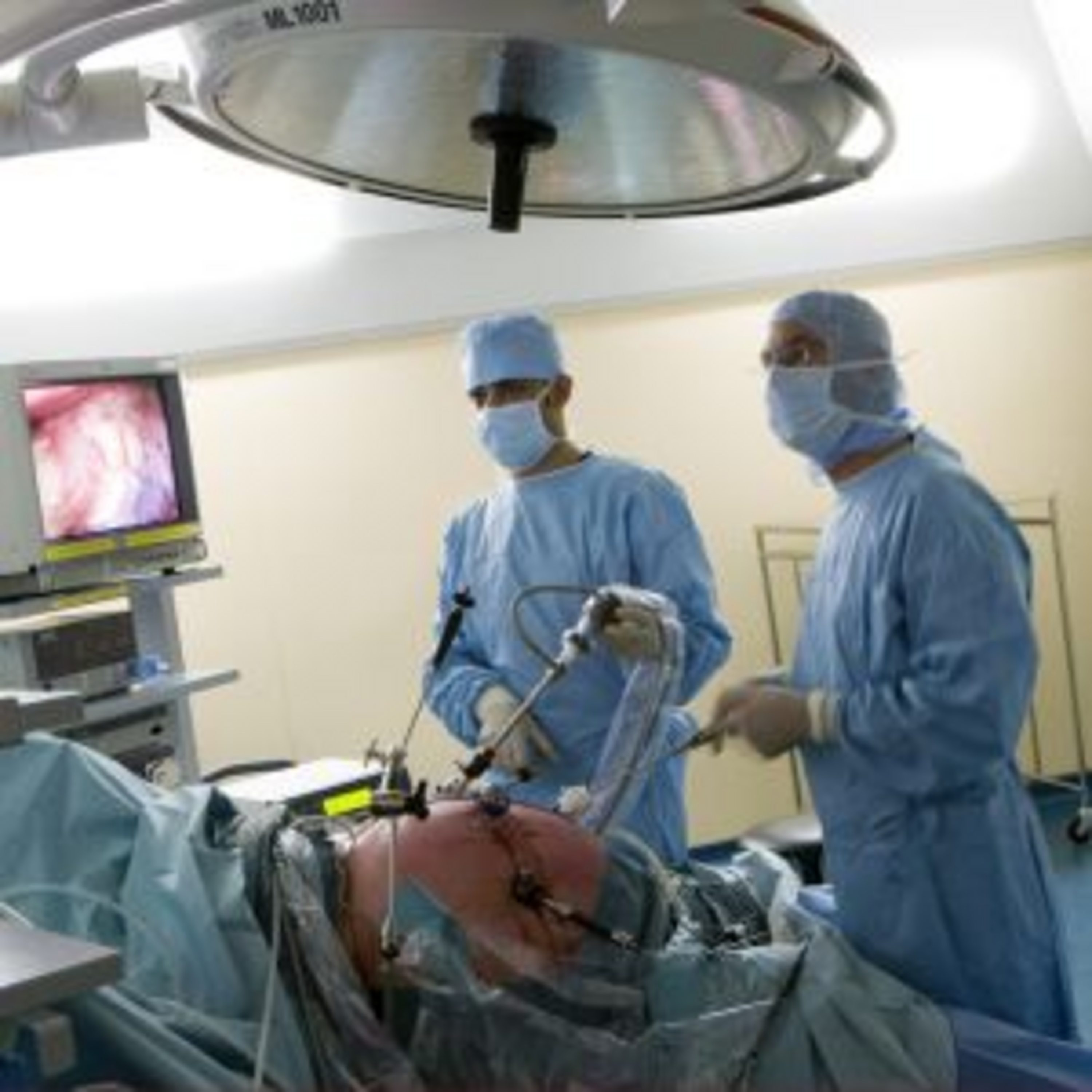 ما هي عملية تكميم المعدة؟ وهل هناك خطر لإجرائها على الأطفال؟