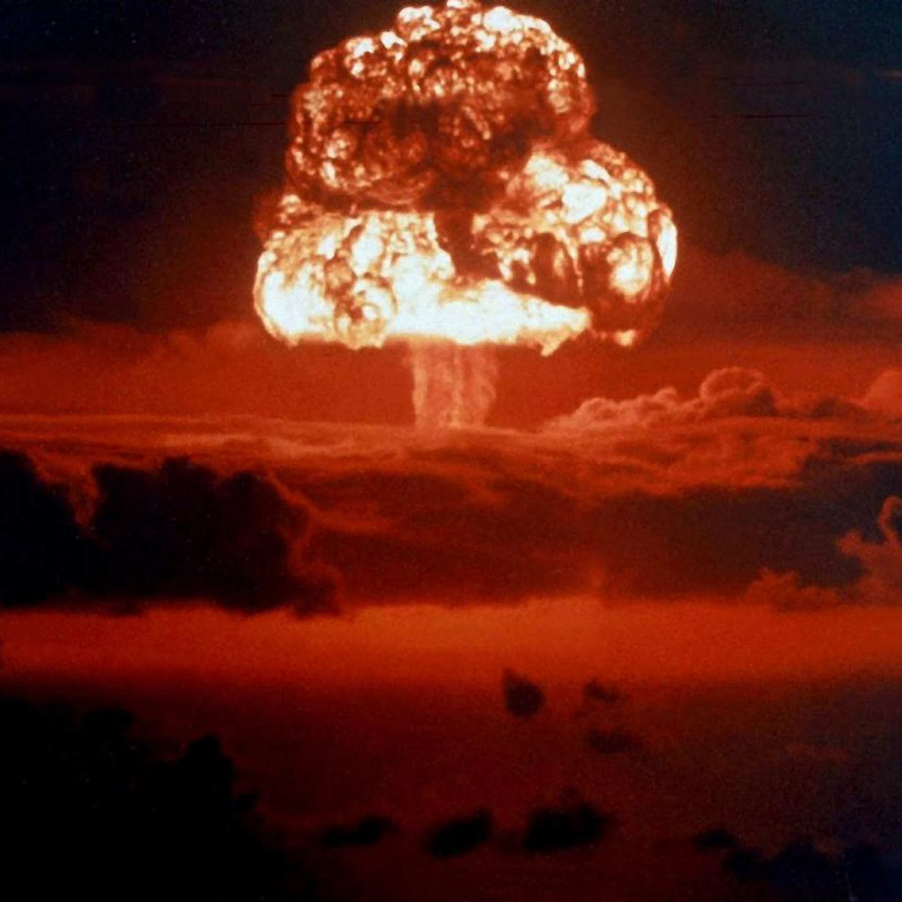 Путин против Трампа: кто раньше испытает ядерное оружие? Путин против Трампа: кто раньше испытает ядерное оружие?