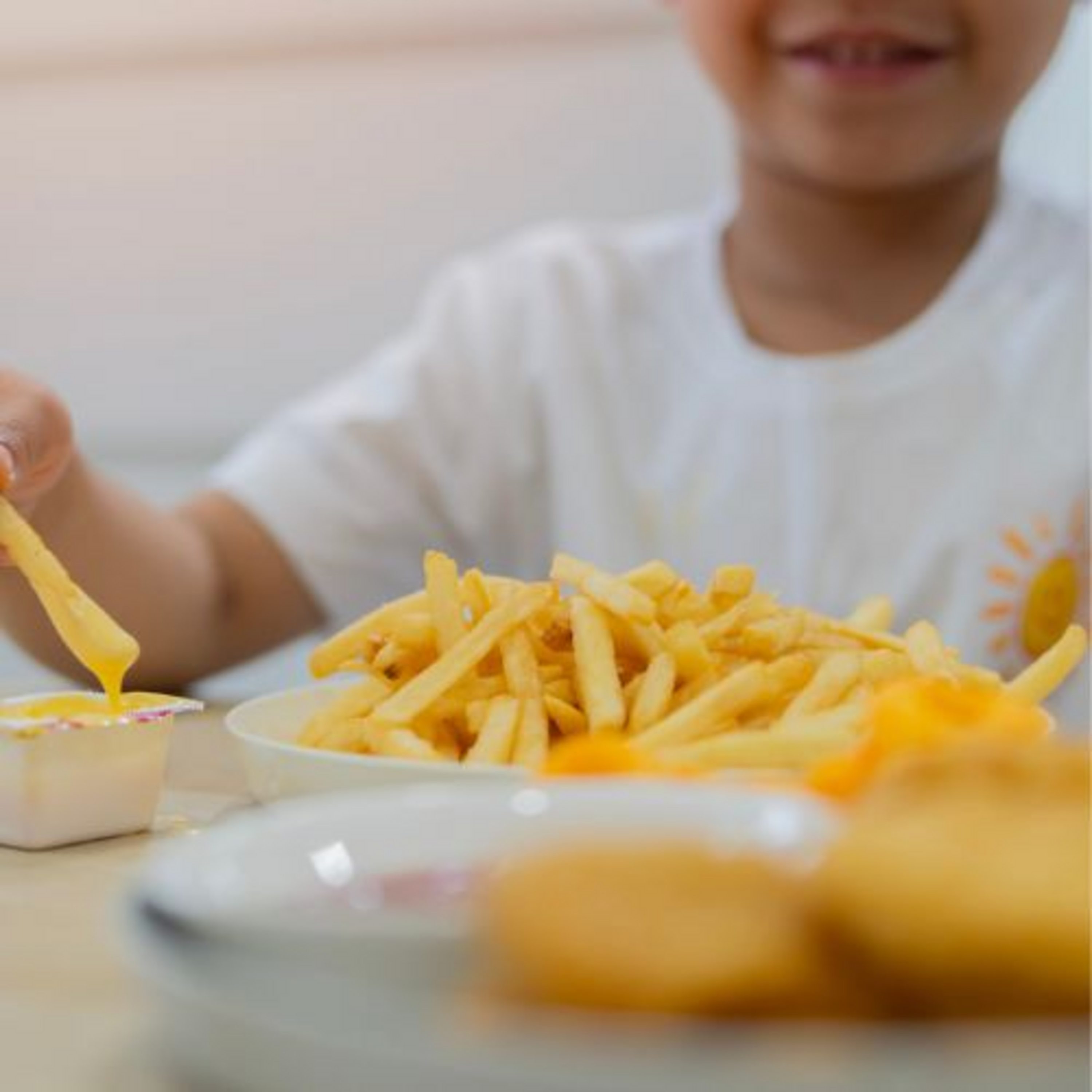 لماذا تضاعفت نسب السمنة بين الأطفال في العقود الأخيرة؟