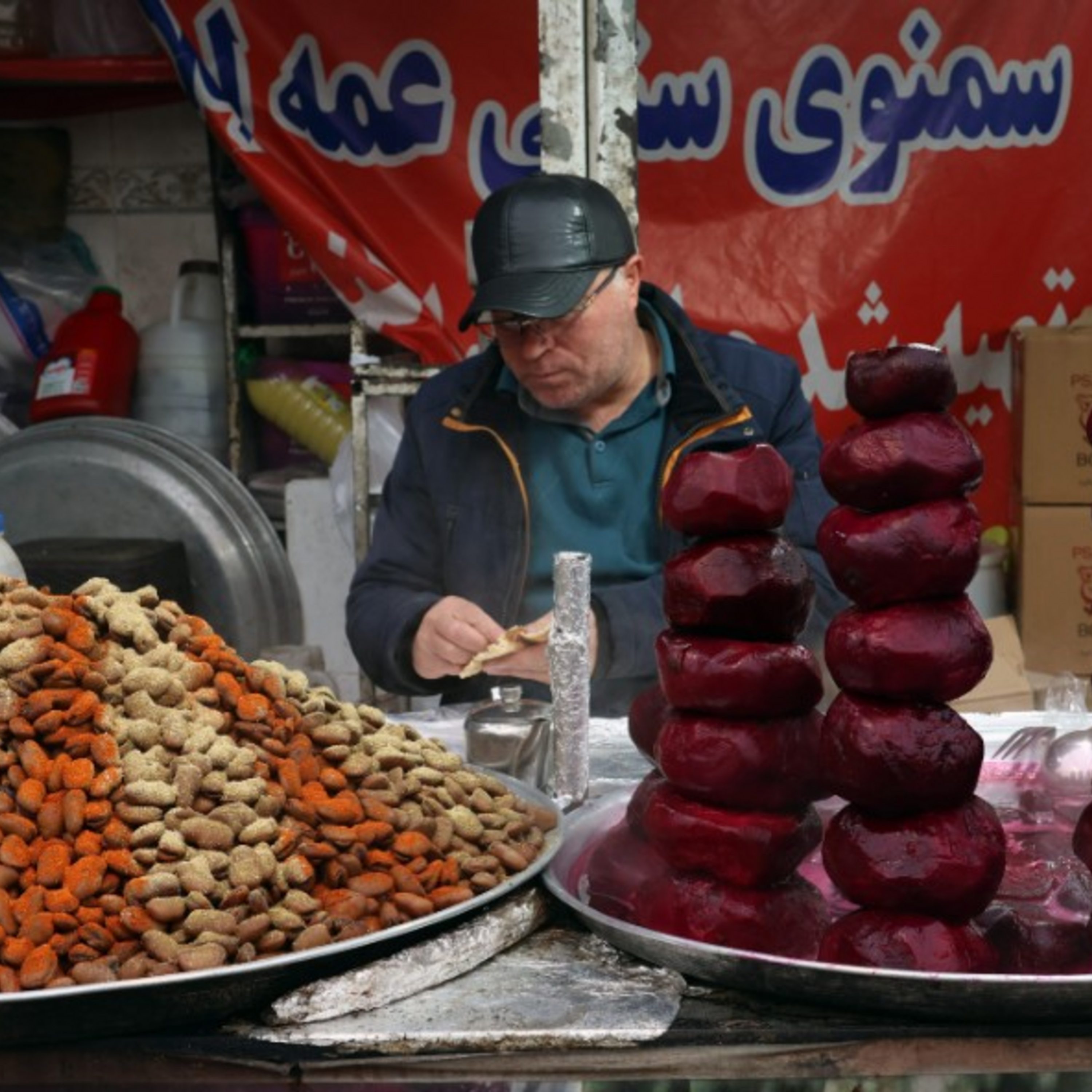 Iran traders protest as rial plunges