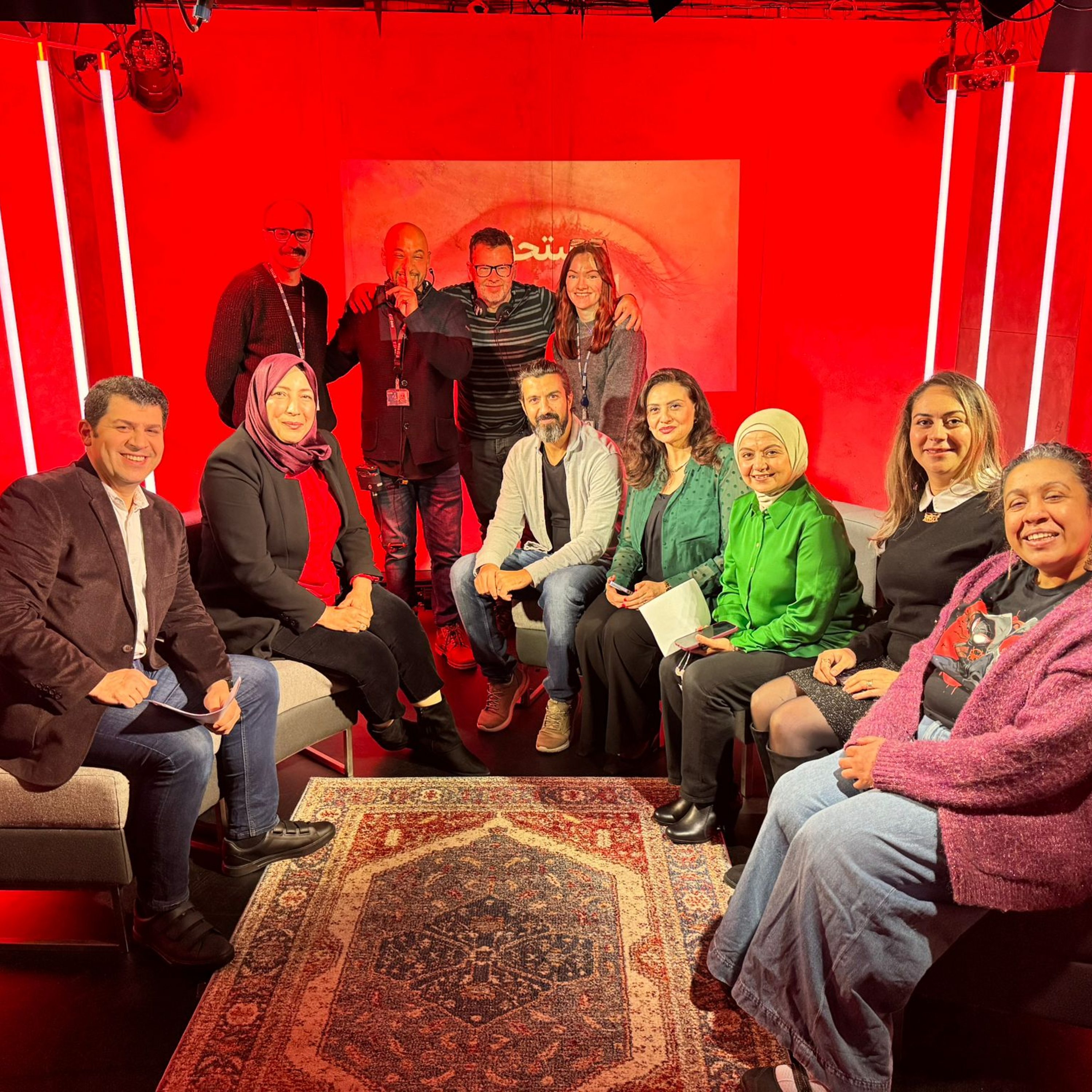 تعرّفوا عن قرب إلى أسرة بودكاست يستحق الانتباه