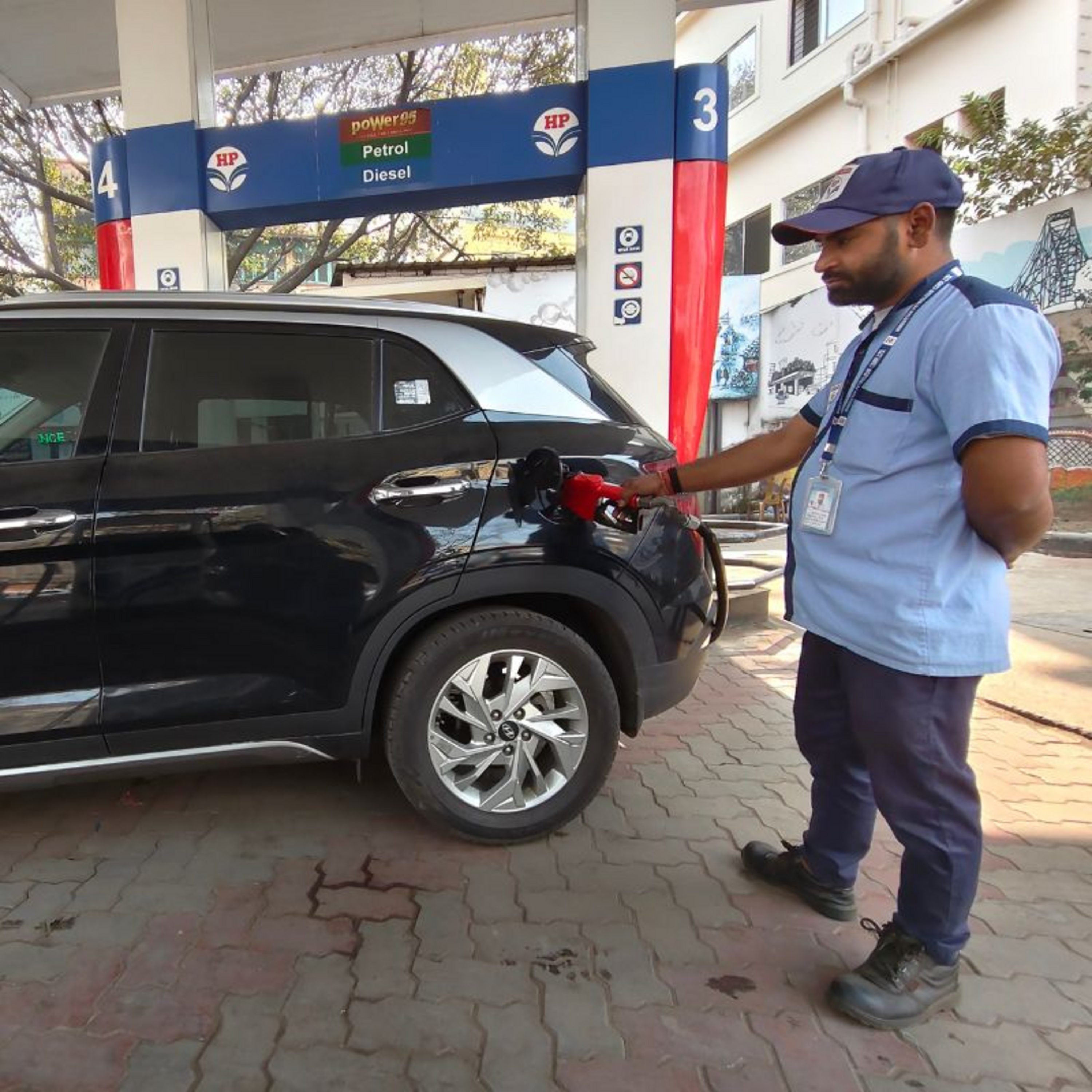 الحرب الإسرائيلية الأمريكية مع إيران: هل سنشهد زيادة في أسعار الوقود بعد ارتفاع أسعار النفط والغاز؟