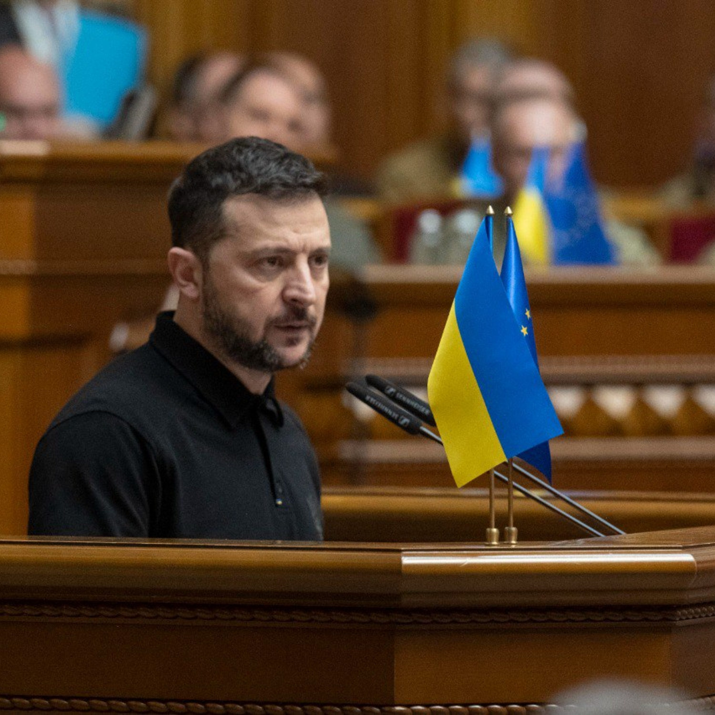 Зеленский теряет парламент, в Украине кризис?