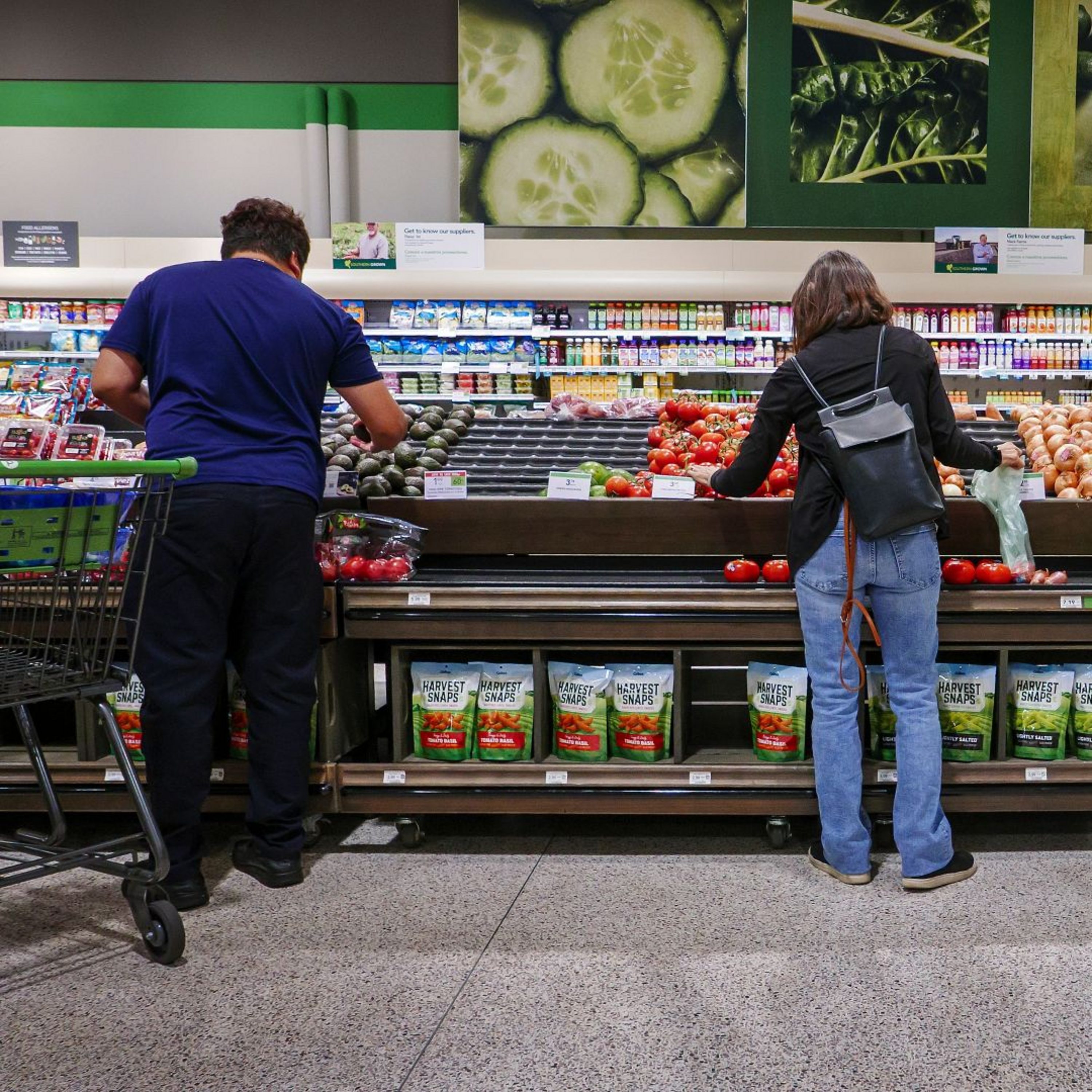 Why is US consumer confidence at a record low?