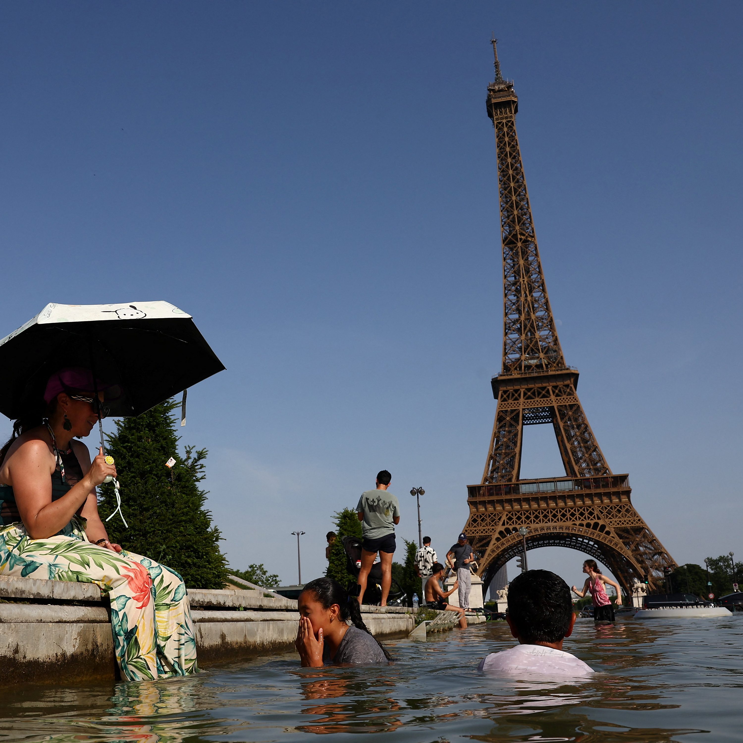 Taking Stock: Heatwaves, Pensions and Tech Turbulence