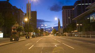 Delwedd ar gyfer Andrew Rowlands - glanhau strydoedd Caerdydd